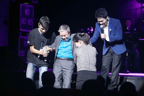 <b style=mso-bidi-font-weight:
normal>