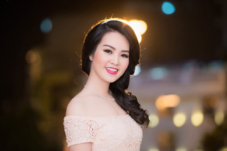 Á hậu Thụy Vân làm Đại sứ “Vầng trăng cổ tích” - 9 Một số hình ảnh đẹp của Á hậu Thụy Vân