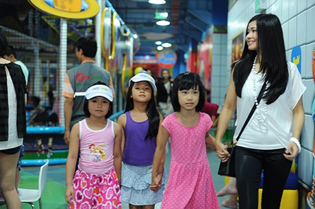 Ngắm nhóc tỳ đáng yêu của 4 nữ MC truyền hình xinh đẹp
