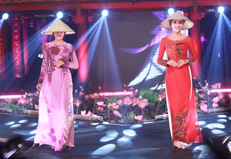 Lễ hội áo dài: Ấn tượng từ nón lá, khảm trai - 7 Hà Thanh