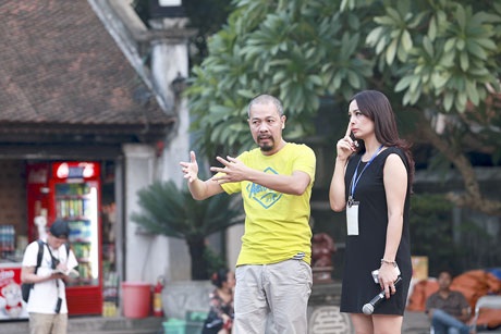 NTK Đức Hùng trao đổi với cựu người mẫu Thúy Hằng