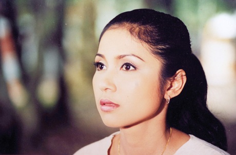 Những nữ nghệ sĩ có đôi mắt hút hồn trên màn ảnh Việt (2) - 2 Đôi mắt đẹp buồn từ màn ảnh...