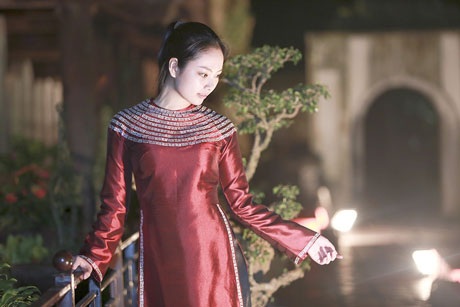 Hoa hậu Ngọc Anh duyên dáng trong tà áo dài - 9 <b style=mso-bidi-font-weight:
normal>Hà Thanh