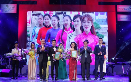 Nguyễn Tiến Hưng giành giải Nhất “Giọng hát hay Hà Nội” - 5 Hà Thanh