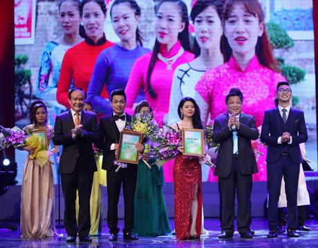 Nguyễn Tiến Hưng giành giải Nhất “Giọng hát hay Hà Nội” - 6 Hà Thanh