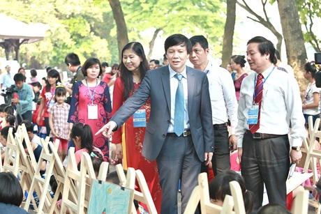 Hơn 600 em thiếu nhi thi vẽ tranh với chủ đề Em yêu Hà Nội - Thành phố vì hòa bình