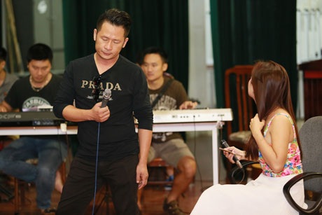 Bằng Kiều tình tứ cùng Lam Anh trên sân khấu Hà Nội - 11 <b style=mso-bidi-font-weight:
normal>Hà Thanh