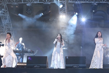 3 Diva Việt mở màn “cuồng nhiệt” Lễ hội âm nhạc giữa Hoàng thành - 12 Hồng Minh