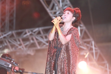 3 Diva Việt mở màn “cuồng nhiệt” Lễ hội âm nhạc giữa Hoàng thành - 6 Hồng Minh