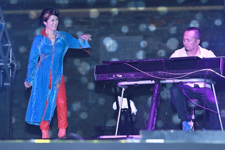 3 Diva Việt mở màn “cuồng nhiệt” Lễ hội âm nhạc giữa Hoàng thành - 10 Hồng Minh