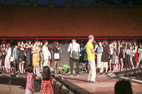 “Cầu truyền hình là điểm nhấn lớn chào mừng 60 năm Giải phóng Thủ đô” - 2 Lễ hội áo dài Hương sắc Hà Nội đang nỗ lực để tạo dấu ấn với khán giả (Ảnh tổng duyệt tối 8/10)
