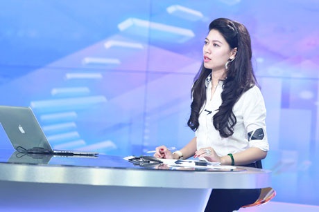 MC “Chuyển động 24h” háo hức trước giờ lên sóng - 2 MC Ngọc Trinh