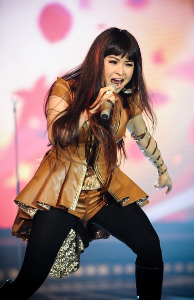 Phạm Thu Hà “liều mình” với nhạc rock - 9 Hình ảnh các nghệ sĩ tham gia chương trình