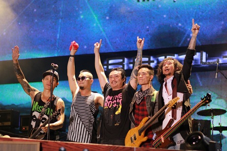 Tiếp nối Oringchains,“Lò vi sóng” Microwave tiếp tục truyền nhiệt cho khán giả bằng các sáng tác