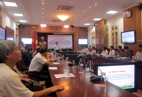 Sáng tác tranh cổ động kỷ niệm các ngày lễ lớn trong năm - 1 Sáng tác tranh cổ động kỷ niệm các ngày lễ lớn trong năm
