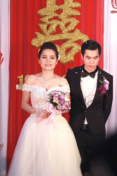 Thúy Trang kết hôn với Phạm Thanh Hà sáng ngày 19/3 sau gần hai năm yêu thương, gắn bó