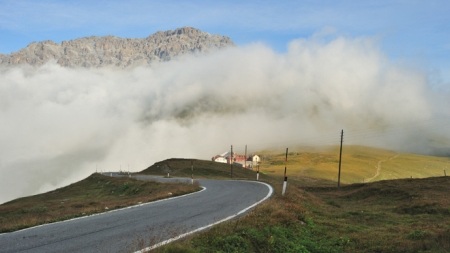 Chiêm ngưỡng những cung đường đẹp nhất thế giới - 6 Chiêm ngưỡng những cung đường đẹp nhất thế giới