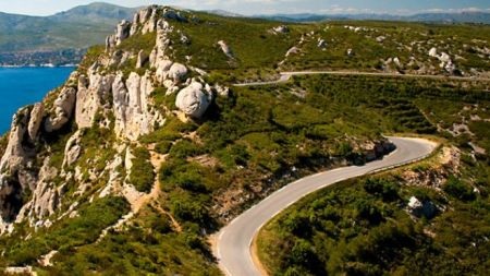 Chiêm ngưỡng những cung đường đẹp nhất thế giới - 9 Chiêm ngưỡng những cung đường đẹp nhất thế giới