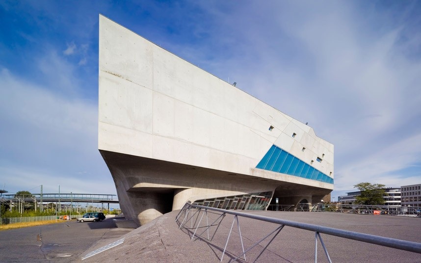 Những công trình ấn tượng nhất của “phù thủy” kiến trúc Zaha Hadid - 10 Nữ kiến trúc sư lừng danh Zaha Hadid