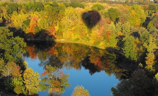 Du khách ngắm cảnh mùa thu tại vùng Upstate New York, tiểu bang New York trên khinh khí cầu