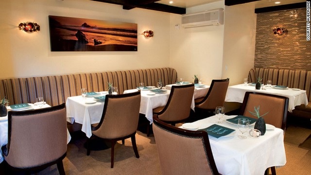 Nơi của đỉnh cao nghệ thuật ẩm thực khách sạn - 6 Vị trí thứ 6 là nhà hàng Aubergine tại L’Auberge Carmel, Mỹ