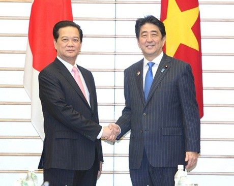 Thủ tướng Nguyễn Tấn Dũng hội đàm với Thủ tướng Shizo Abe - 1 Thủ tướng Nguyễn Tấn Dũng và Thủ tướng Nhật Bản Shinzo Abe. Ảnh: TTXVN