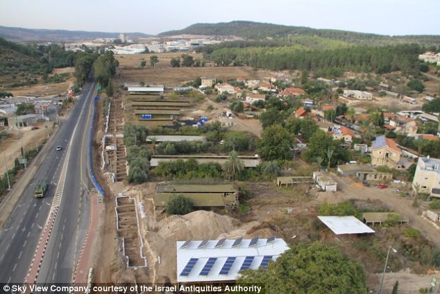 Khu khảo cổ nhìn từ trên cao: Phát hiện khi chính quyền mở rộng cao tốc.