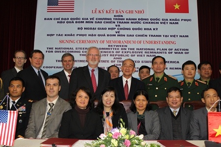 Mỹ “mong người dân Việt Nam không còn bị đe dọa bởi bom mìn chưa nổ”
