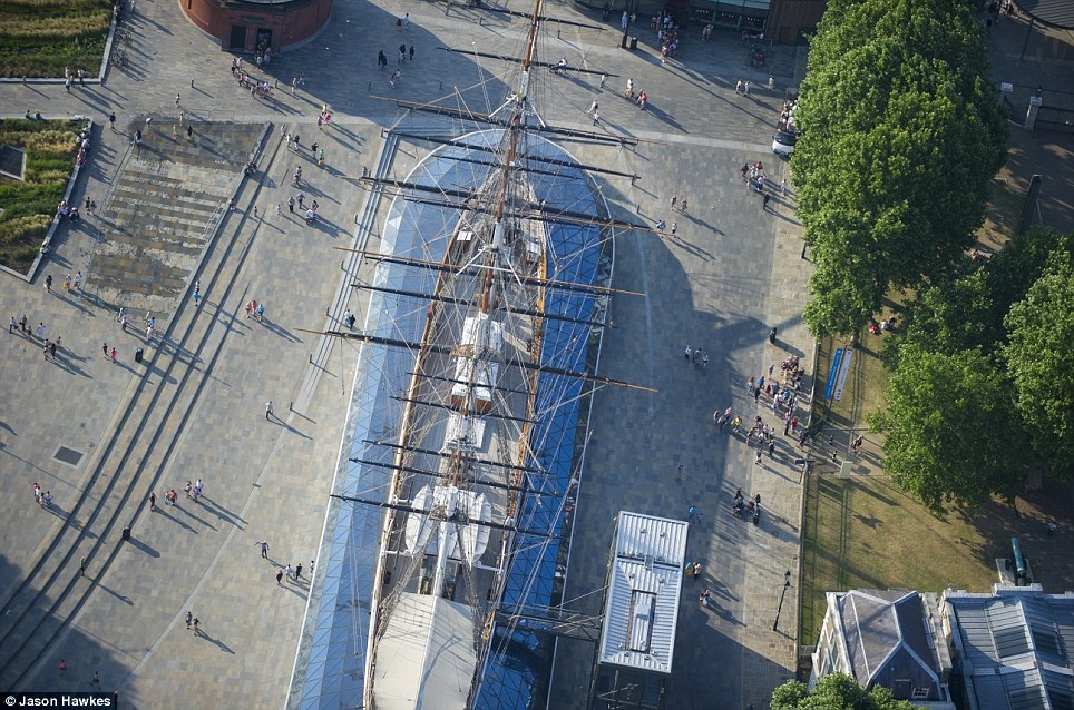 “Lạ mắt” với hình ảnh London được chụp từ không trung - 14 Cảnh sôi động, náo nhiệt tại lễ hội âm nhạc thường niên Wireless tại Công viên Hyde Park