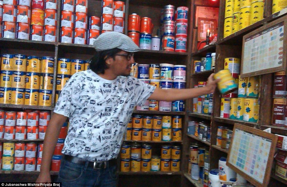 Mishra làm nhân viên bán hàng tại bang
Nagaland