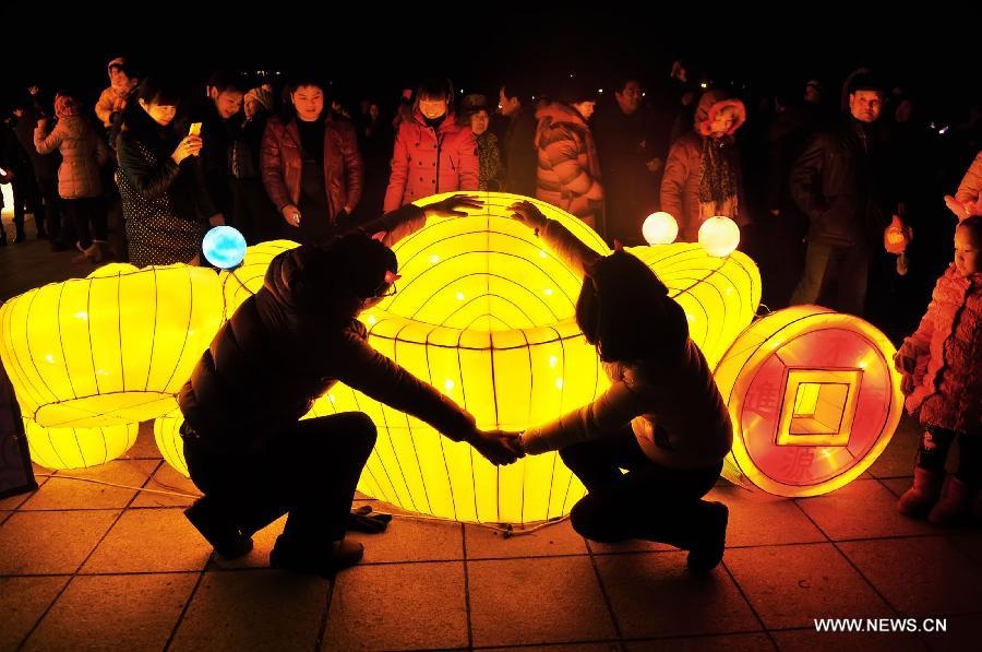 Thế giới ngập tràn tình yêu trong ngày Valentine - 6 130 cặp đôi tham dự lễ cưới tập thể tại thủ đô Kuala Lumpur vào ngày Lễ Tình yêu