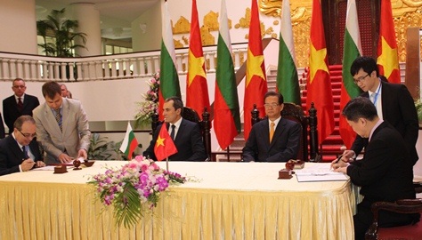 Ký kết Kế hoạch
hợp tác Du lịch Việt Nam-Bulgaria giai đoạn 2014-2016