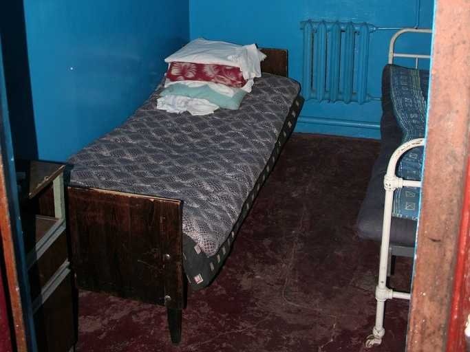 “Ngôi nhà điên” ở Đà Lạt lọt top 3 những phòng khách sạn kỳ lạ nhất thế giới - 6 Khách sạn V8, Stuttgart, Đức