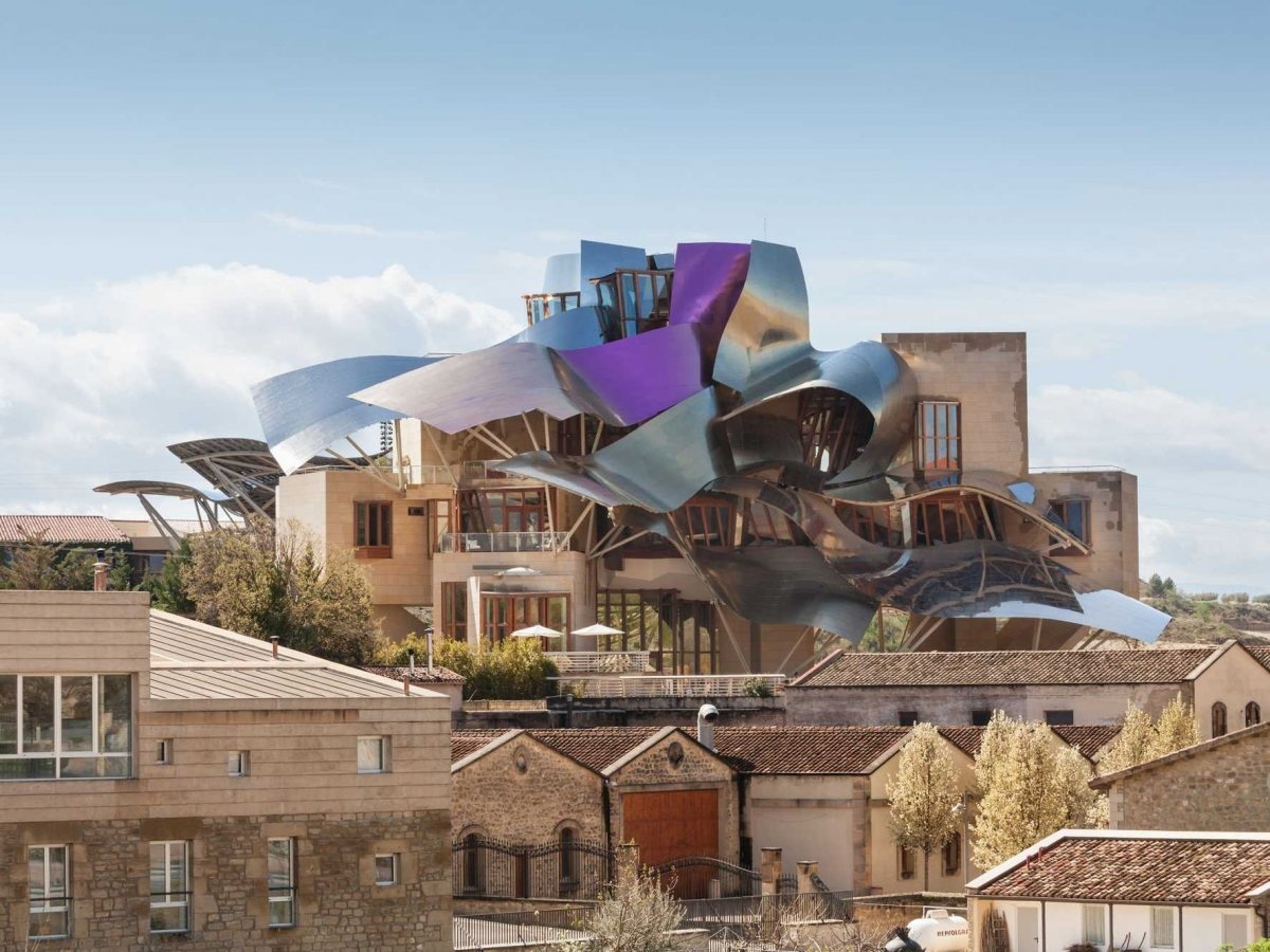 Những công trình có kiến trúc "độc" nổi tiếng thế giới - 11 Khách sạn Marqués de Riscal Winery, Rioja, Tây Ban Nha