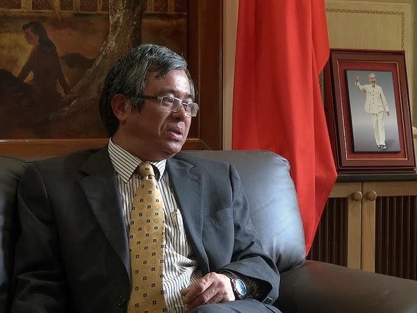 ASEAN và Trung Quốc tham vấn về vấn đề Biển Đông - 1 Thứ trưởng Ngoại giao Phạm Quang Vinh trả lời phỏng vấn báo chí tại Bangkok. (Ảnh: Hà Linh/Bangkok)