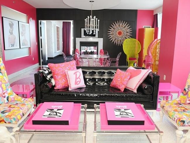 Đến thăm những khách sạn kỳ lạ nhất thế giới - 7 Khách sạn xe hơi V8, Đức