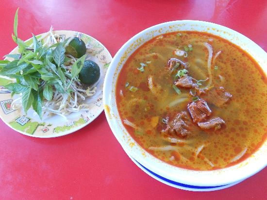 Có một thương hiệu “Cháo lòng” Việt nức tiếng tại Philippines - 2 Món Cháo lòng tại quán Bona’s Chao Long Haus thực ra là món phở