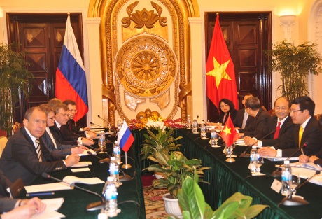 Việt Nam, LB Nga thảo luận triển khai các dự án tầm cỡ