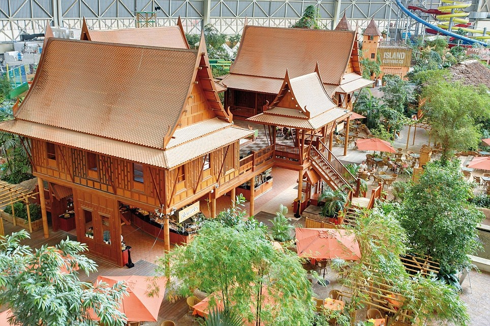 Chiêm ngưỡng bãi biển trong nhà lớn nhất thế giới - 13 Phòng ngủ thoáng mát và tiện nghi