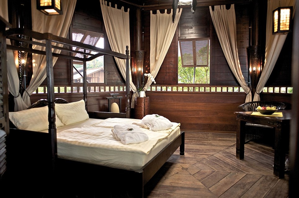 Chiêm ngưỡng bãi biển trong nhà lớn nhất thế giới - 14 Phòng ngủ thoáng mát và tiện nghi
