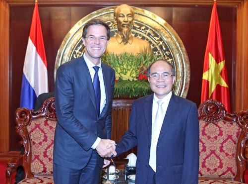 Chủ tịch Quốc hội Nguyễn Sinh Hùng tiếp Ngài Mark Rutte. Ảnh: Nhan Sáng-TTXVN