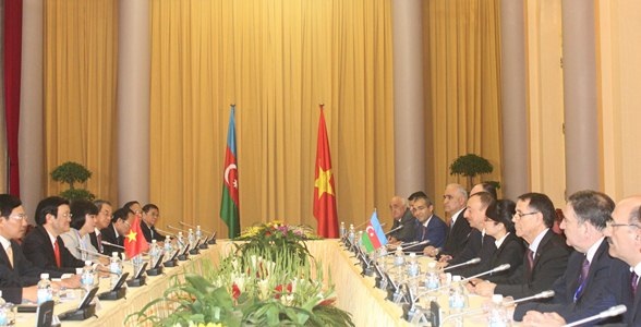 Chủ tịch nước Trương Tấn Sang và Tổng thống Cộng hòa Azerbaijan Ilham Aliyev tại buổi hội đàm