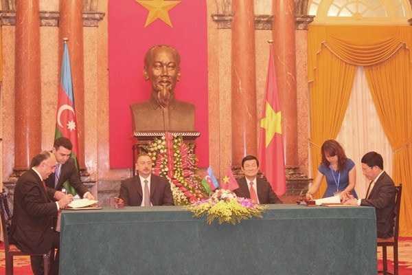  Lễ ký hiệp định về tránh đánh
thuế hai lần và ngăn ngừa trốn lậu thuế