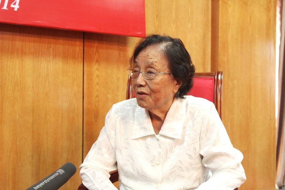 Nguyên Phó Chủ tịch nước Nguyễn Thị Bình tại buổi trao đổi với báo chí sáng ngày 11/5