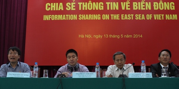 Các diễn giả tham dự cuộc họp sáng ngày 13/5