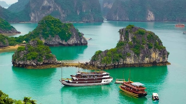 Việt Nam lọt vào Top 20 quốc gia đẹp nhất thế giới - 2 Vịnh Hạ Long