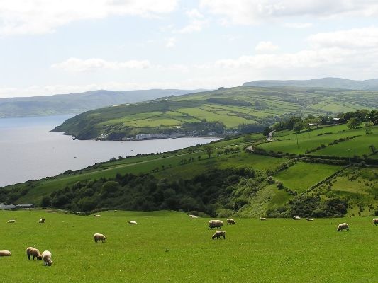Việt Nam lọt vào Top 20 quốc gia đẹp nhất thế giới - 20 Ireland