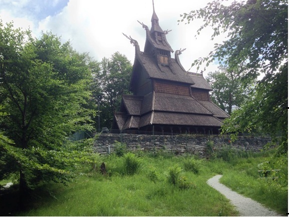 Một thoáng cố đô Bergen - 2 Toàn cảnh thành phố từ Uriken, ngọn núi cao nhất Bergen.