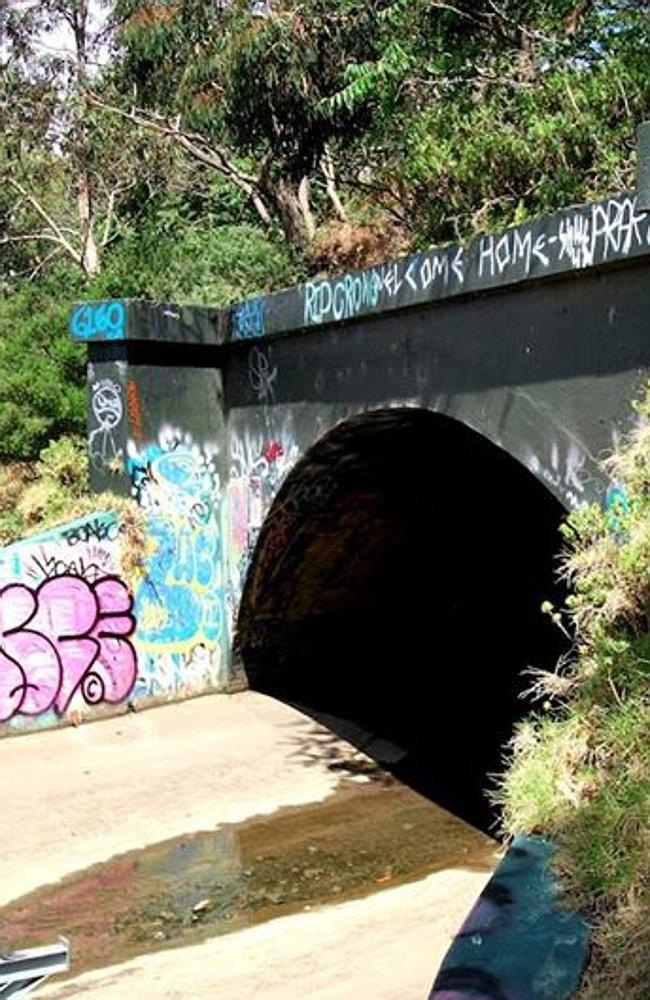Bí mật “thế giới ngầm” tại thành phố Melbourne - 5 Lối vào cống ANZAC