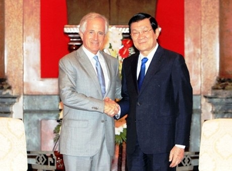 Thảo luận bán vũ khí sát thương cho VN đang “ấm dần lên” tại Mỹ - 2 Chủ tịch nước Trương Tấn Sang tiếp Thượng nghị sĩ Hoa Kỳ Bob Corker ngày 5/8 (Ảnh TTXVN)